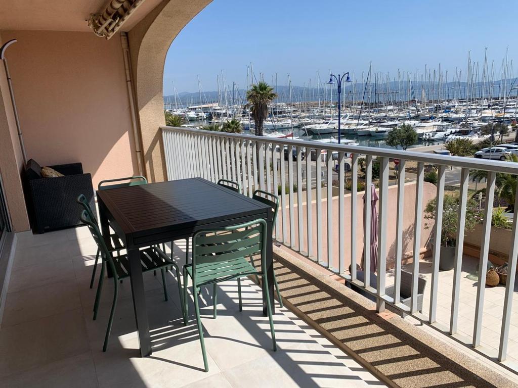Vue Sur Les Iles D'Or Lägenhet Hyères Exteriör bild